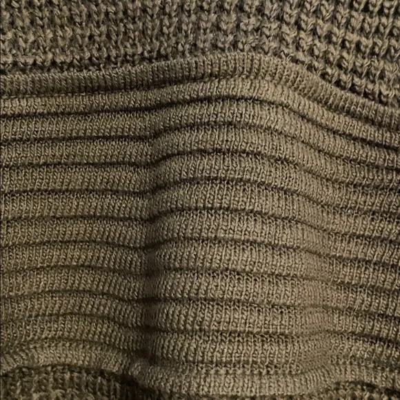 Like new sweater with zippers! - Picture 5 of 8